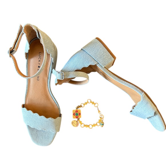 Lucky Brand Scalloped Light Blue Denim Block Heel Sandals - Picture 4 of 6